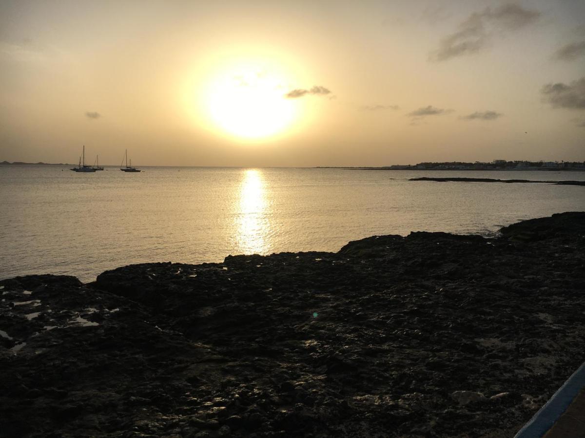 Claro Hostel Corralejo Luaran gambar